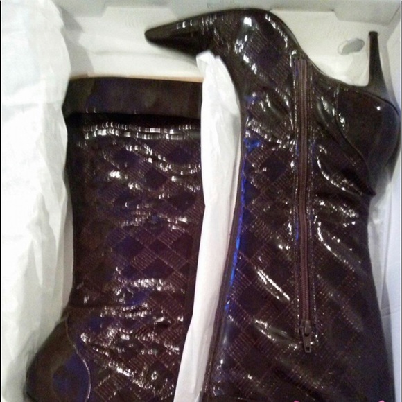 Boots - Picture 4 of 4